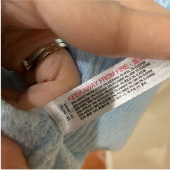 Free People NWT Pullover V neck Sweater size M/L - Picture 4 of 5